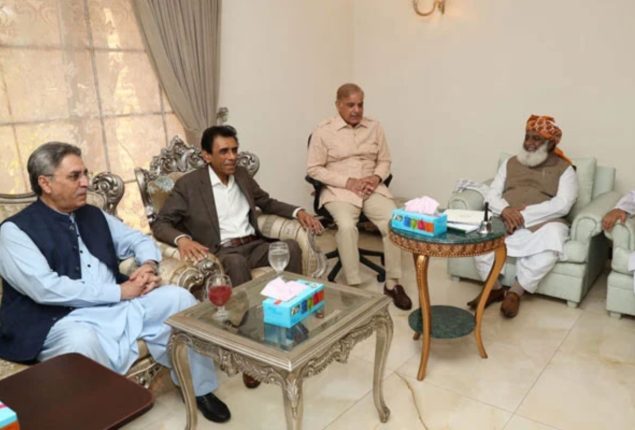 PMLN, MQM delegations to meet in Karachi today