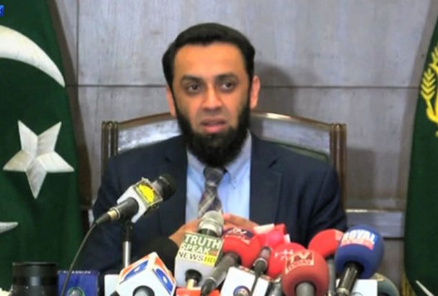 Farah Gogi sends Atta Tarar Rs5 bln legal notice over false accusations