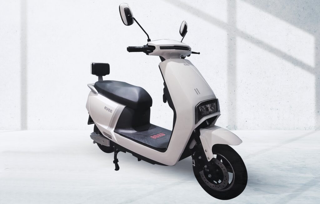 vee Unveiled a Budget-Friendly Electric Scooter in Pakistan