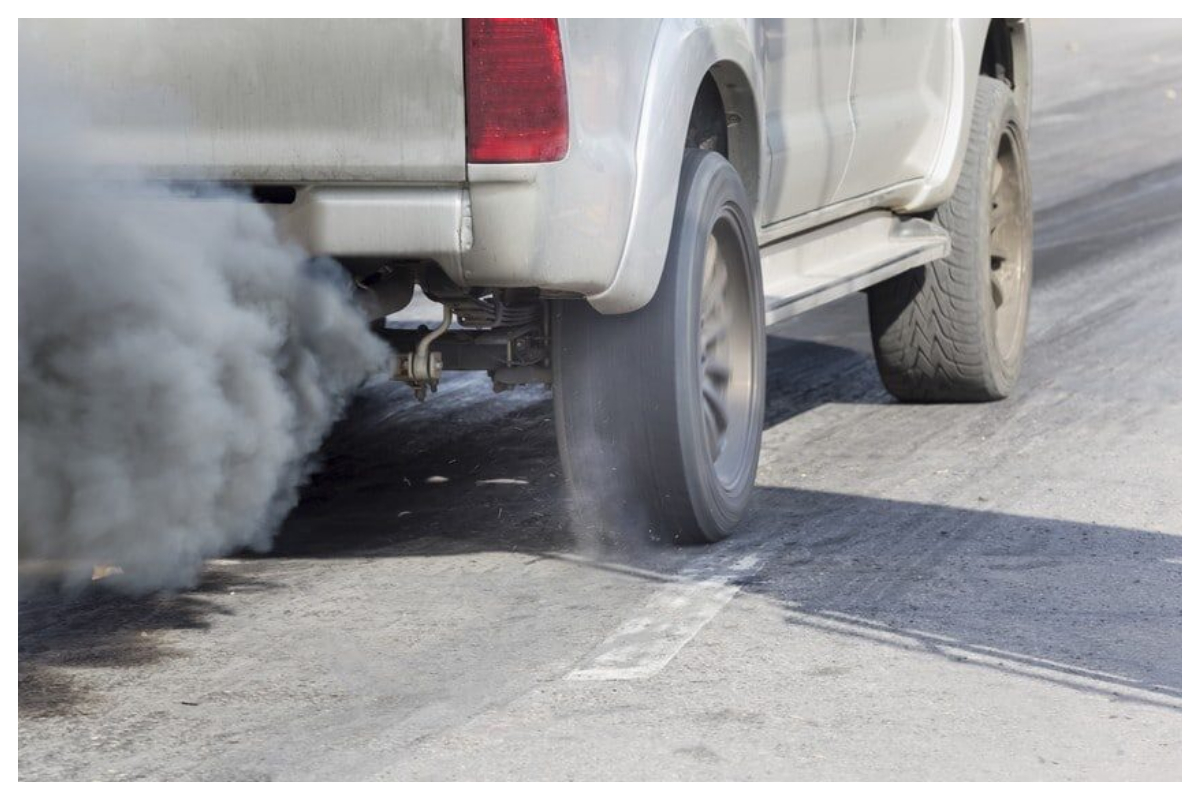 Heavy Fine Imposed on Smoke Emitting Vehicles on Motorways and Highways