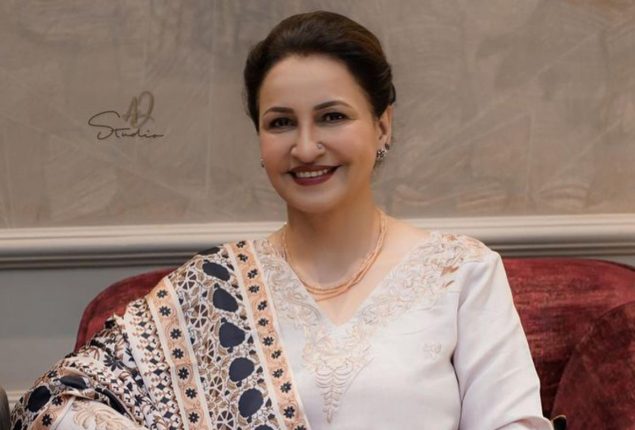 Saba Faisal advices young girls to marry 45 to 50 year old man