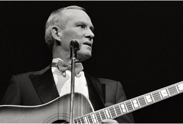 Tom Smothers