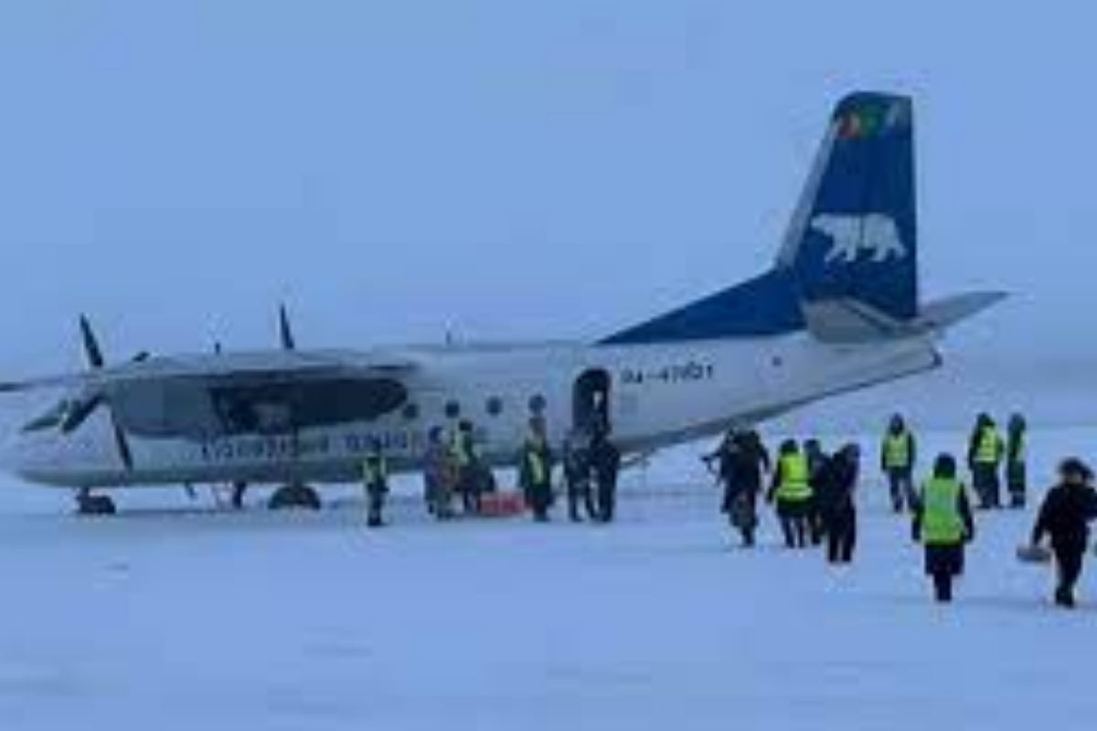 Russian passenger plane mistakenly lands on frozen river