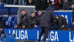 Alaves manager loses his cool after late goal from Real Madrid