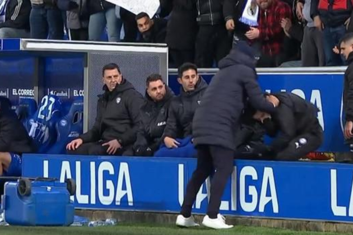 Alaves manager loses his cool after late goal from Real Madrid