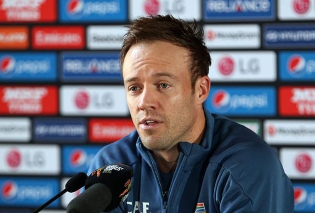AB de Villiers Raises Eyebrows Over Starc, Cummins IPL Auction Bids