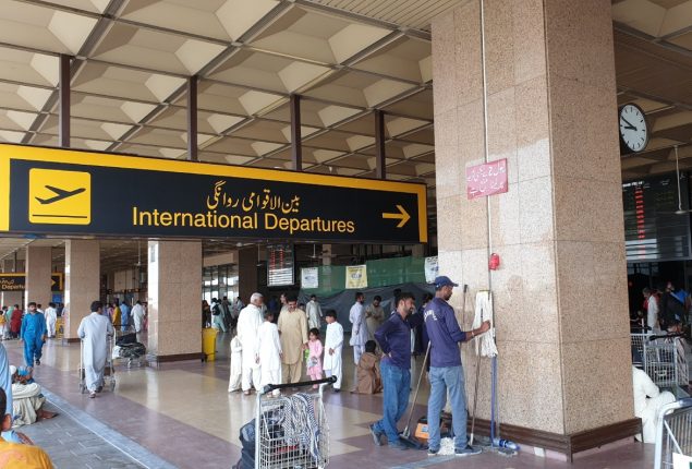 FIA offloads passenger at Karachi airport over fake travel document