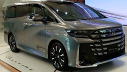 Toyota Vellfire new price in Pakistan & specifications 2024
