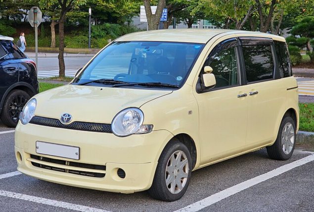 Toyota Sienta latest price in Pakistan 2024 & specifications