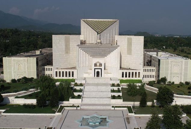 PTI moves SC against PHC’s verdict on bat symbol