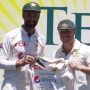 David Warner receives Babar Azam-signed shirt from Shan Masood as a farewell gift