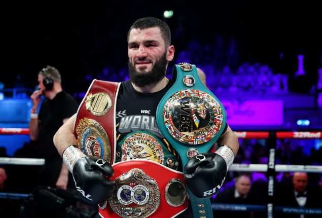Beterbiev stops Smith in seventh round to retain light-heavyweight titles