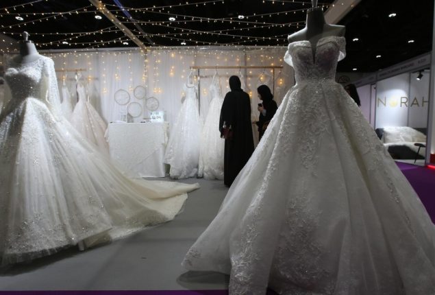 Dubai offers incentives to encourage young Emiratis to get married
