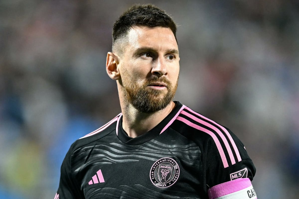 Lionel Messi named FIFA men's player of the year once again