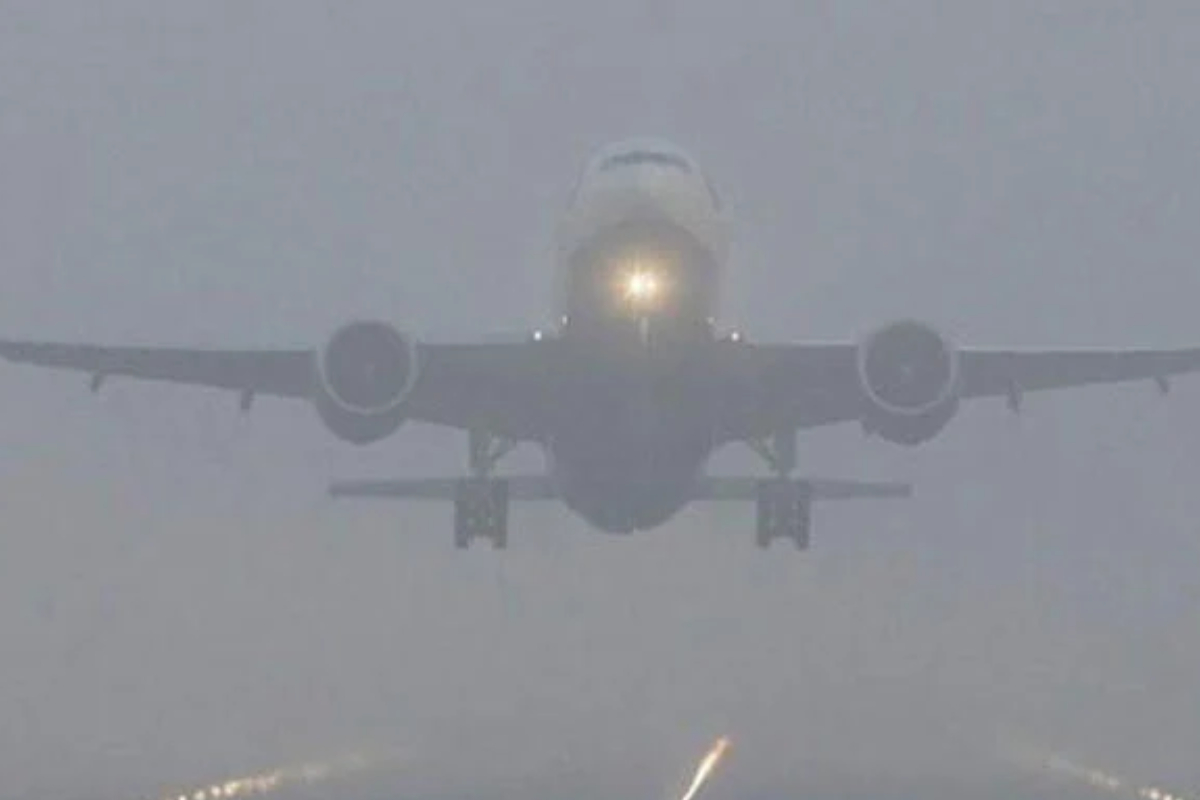 Lahore: 2 flights cancelled & several delayed after fog swamps