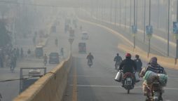 Delhi residents faces problem in traveling due to dense fog