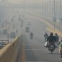 Delhi residents faces problem in traveling due to dense fog