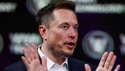 Musk Predicts 1B Robots by 2040, Sparks Job Fears