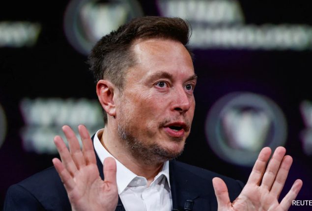 Musk Predicts 1B Robots by 2040, Sparks Job Fears