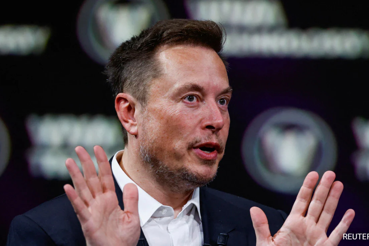 Musk Predicts 1B Robots by 2040, Sparks Job Fears