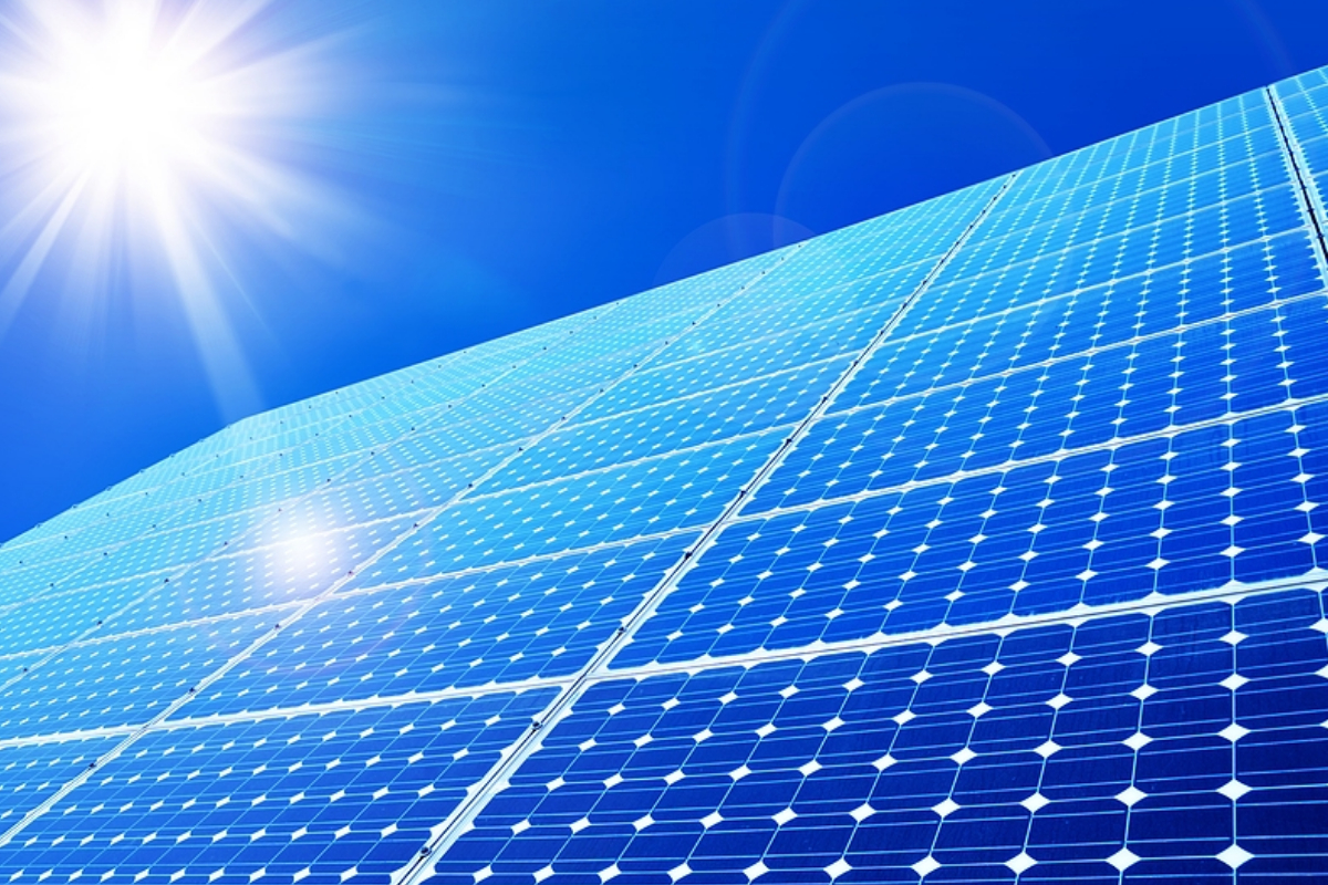 Sindh to solarize government schools, announces energy minister