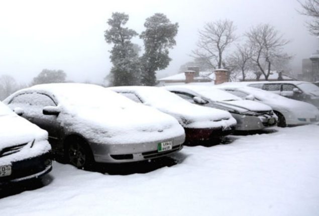 Tourist entry restricted in Murree due to Heavy Snowfall