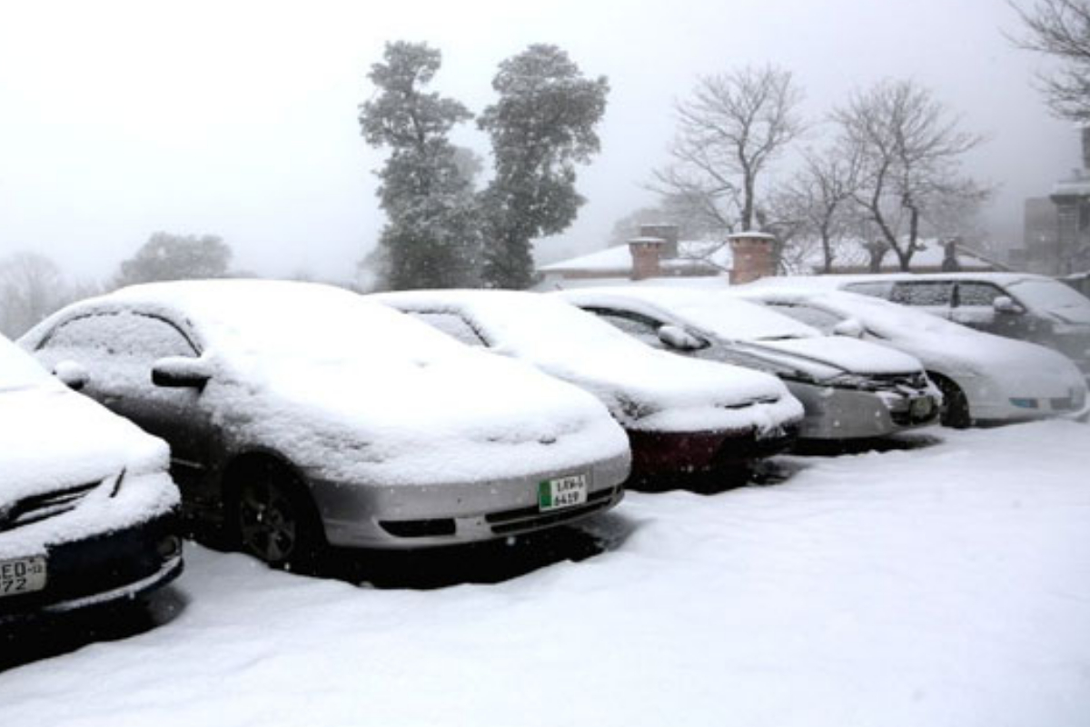 Tourist entry restricted in Murree due to Heavy Snowfall