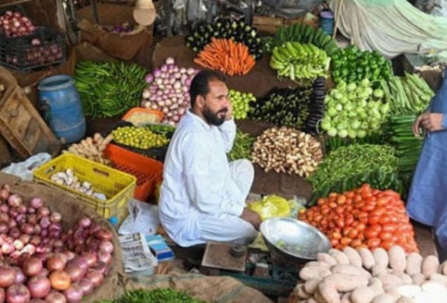 Pakistan’s weekly inflation drops by 0.81 pc