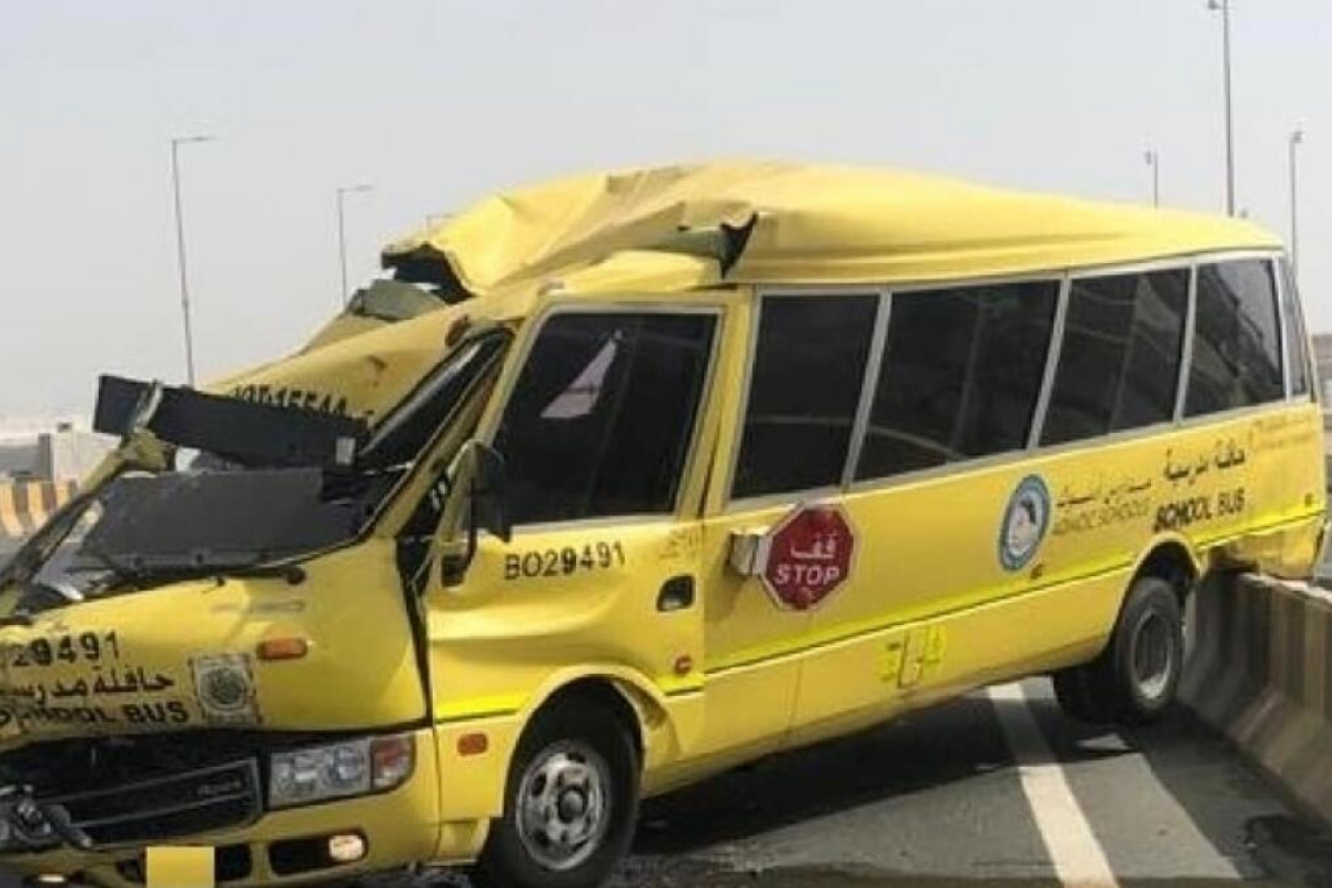 UAE: School bus hits the sidewalk, 5 people injured including 3 students