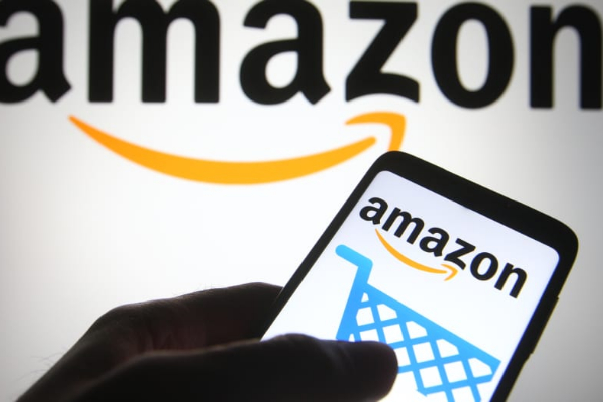 Amazon's AI Boosts Shopping: Quick Answers, Happy Shoppers