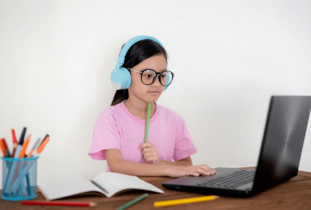 KHDA calls for online classes from school due to unpredictable Dubai weather