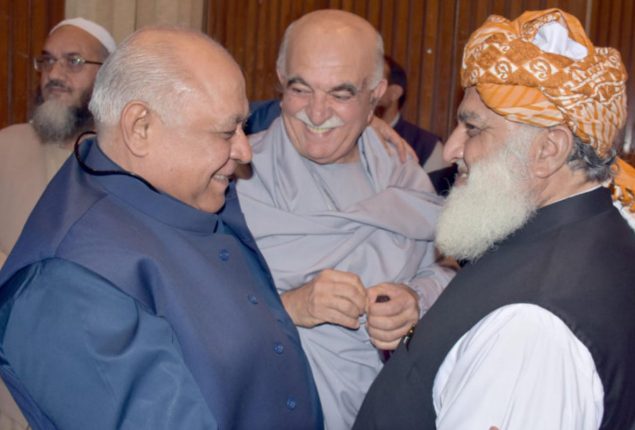 Achakzai seeks support from JUI-F chief