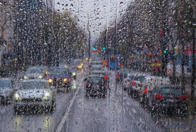 Lahore receives light rain