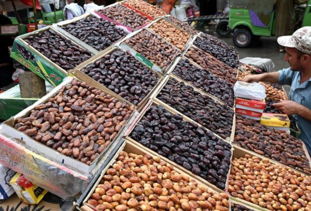 Saudi Arabia gifts 100 Tons of Dates to Pakistan