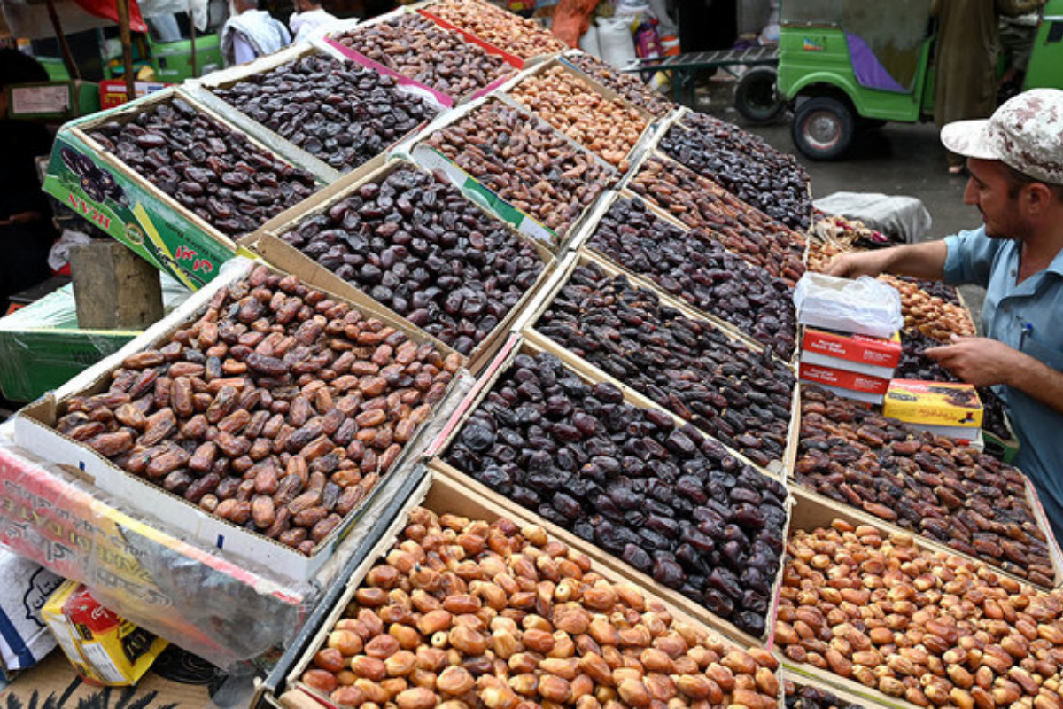 Saudi Arabia gifts 100 Tons of Dates to Pakistan