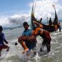 Indonesian rescuers race to save Rohingya refugees from capsized boat
