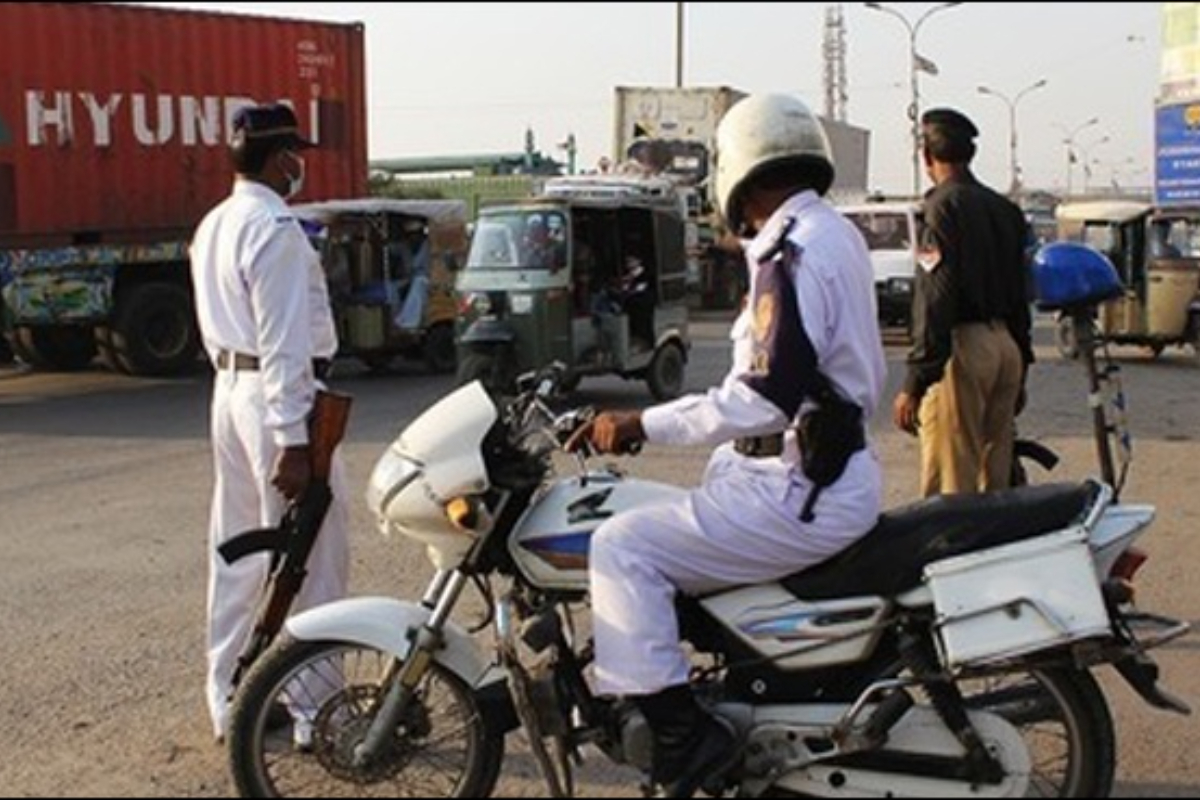 Karachi Traffic Police Temporarily Waive Challans, From 5 PM Until Iftar
