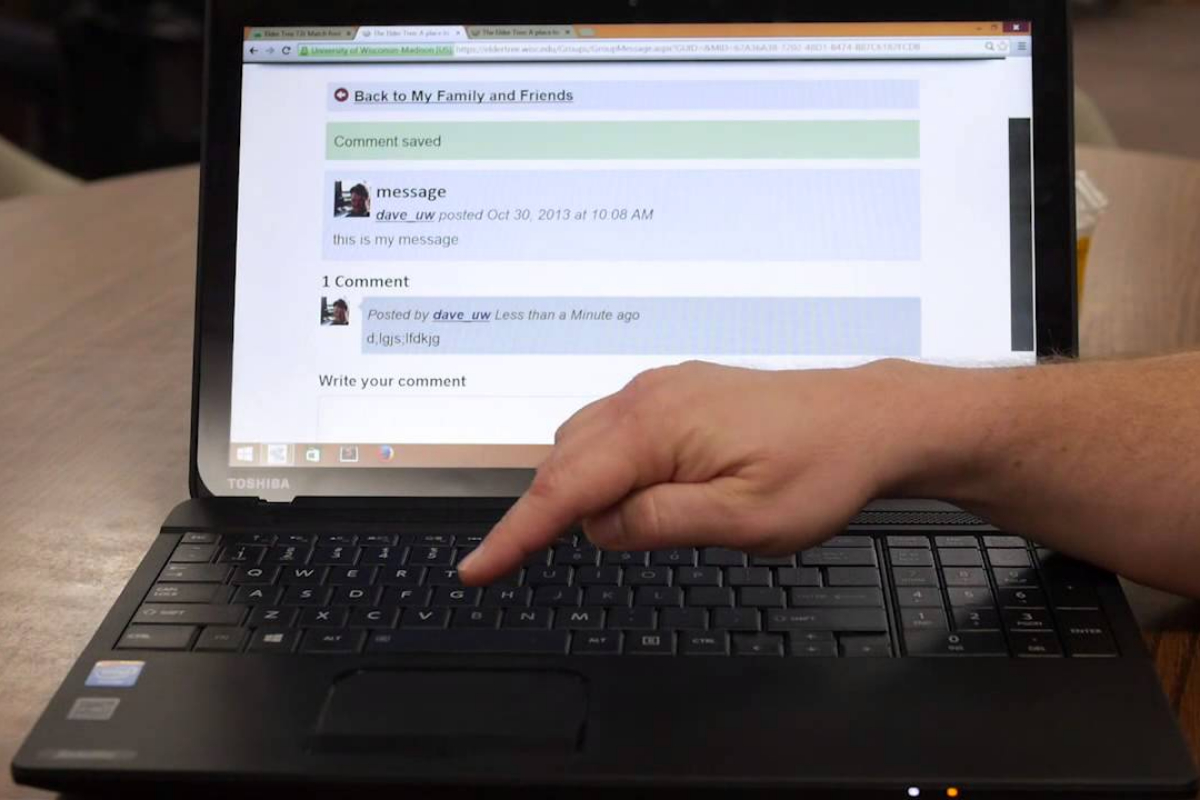 How to zoom in and out on laptop via keyword
