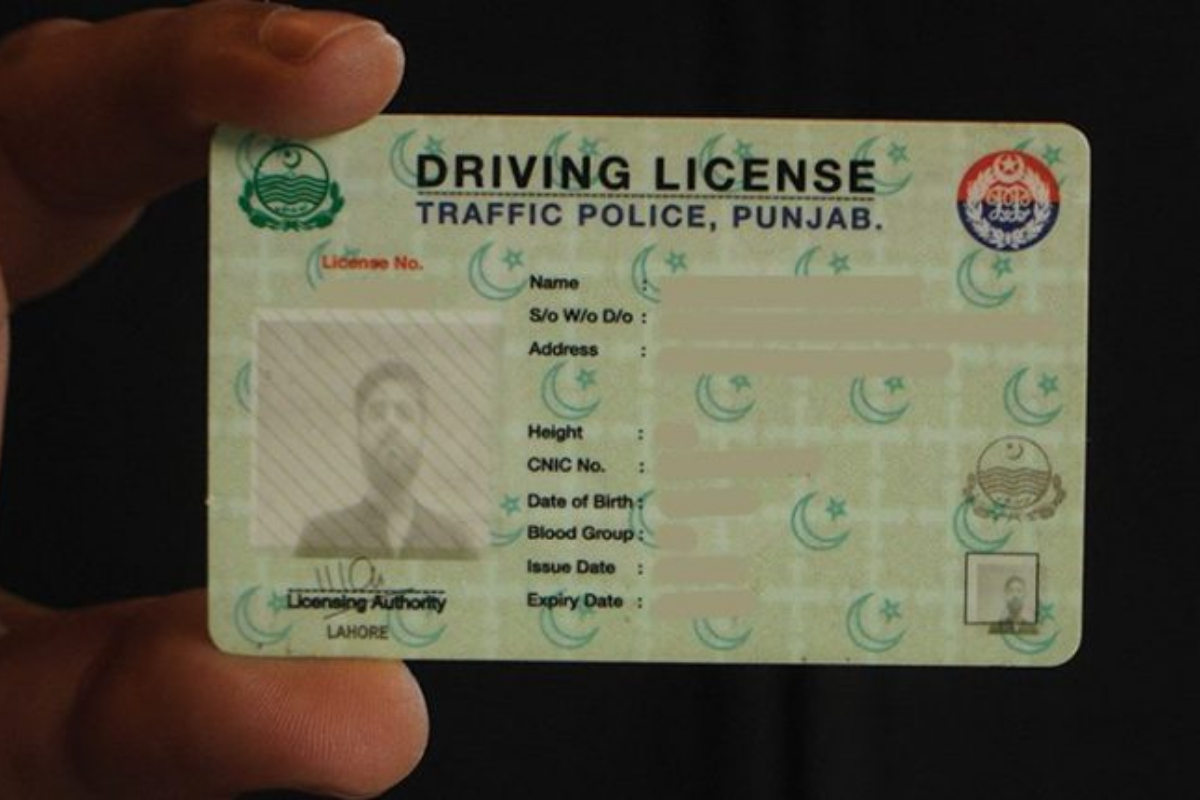 Lahore- Crackdown Targets Against Drivers Without Licenses & Helmet