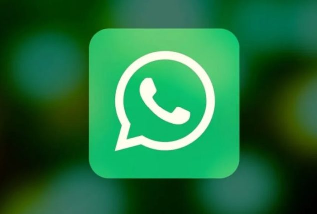 WhatsApp now lets you Pin up to three messages in chats
