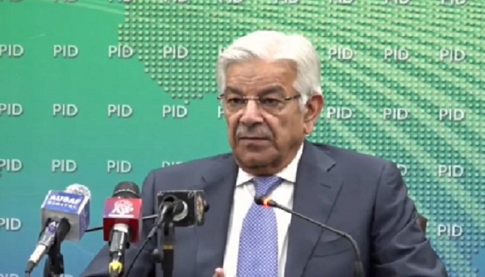 Asif urges implementation of global laws to stop terrorists’ infiltration into Pakistan