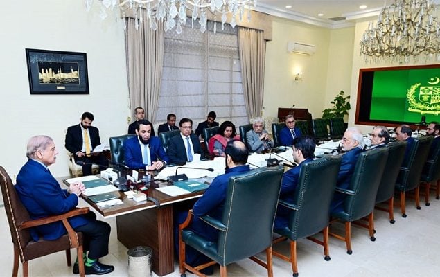PM urges electronic media to support govt’s efforts for country’s development