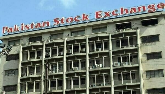 PSX closed at historic high level of over 67,000 points