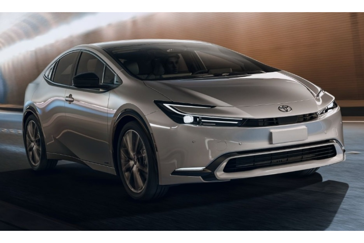 Toyota’s Latest and Stylish Prius Outsells its Electric Competitors