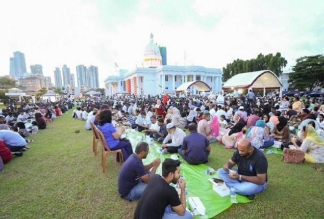 Sri Lanka Muslim strengthen bonds between communities by hosting interfaith iftar