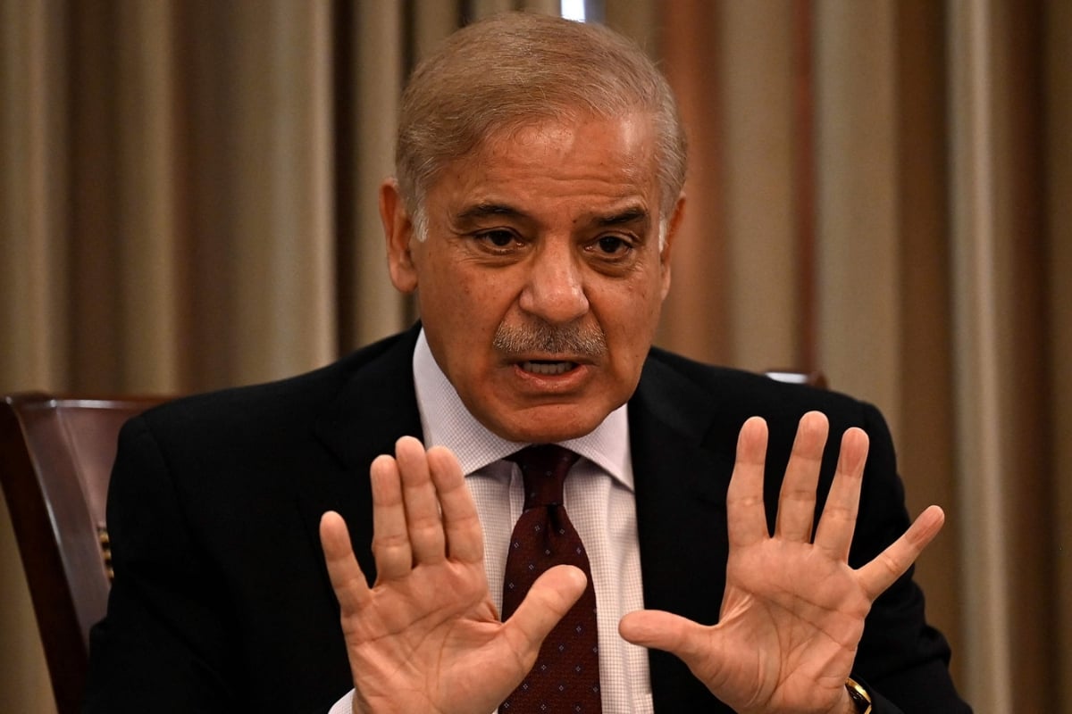 PM Shehbaz Sharif expresses warm greetings to King of Bahrain on Eid-ul-Fitr