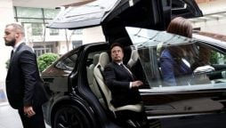Elon Musk visits China to discuss self-driving technology