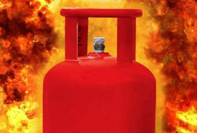 Two die, eight injured in gas cylinder blast in Karachi 