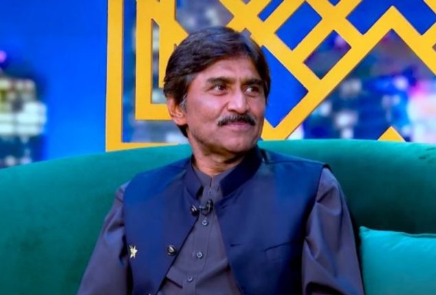 Javed Miandad exposes truth about camps in Pakistan Cricket team