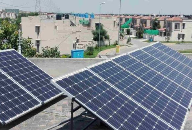 Solar panel prices decrease in Pakistan